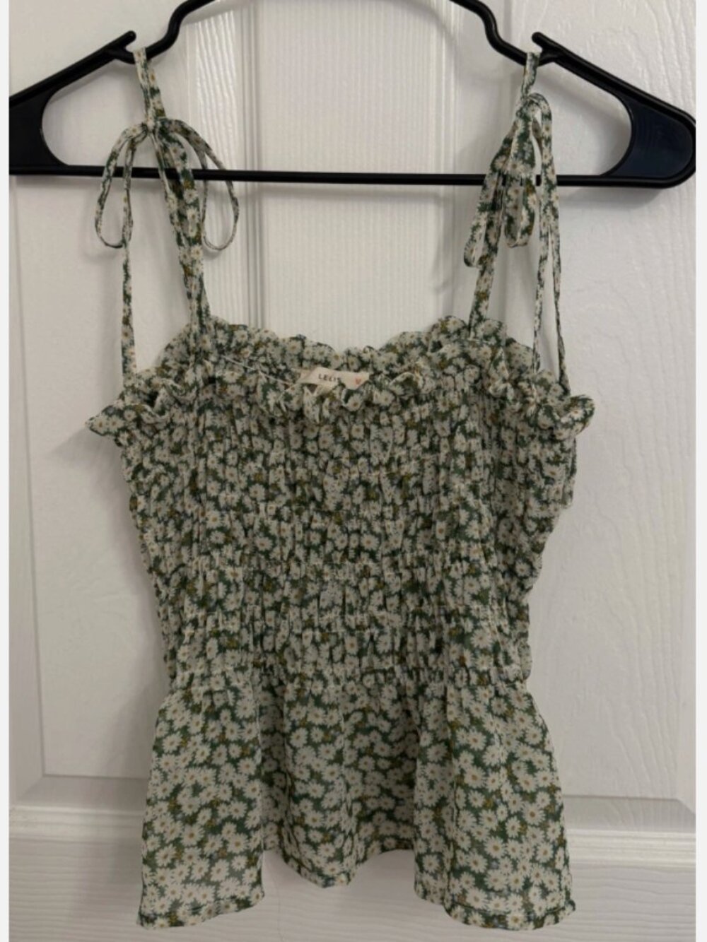 Le Lis Women's Cute Green Daisy Print Floral Smocked Camisole Size S